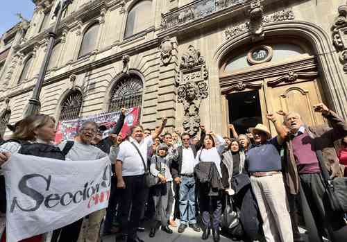 Va la CNTE por reforma al tercero constitucional y alza salarial de 100%   