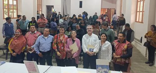 En Zinacantán, Ofelia Medina llamó a alentar la escritura en los pueblos originarios   