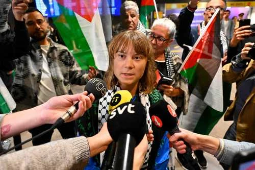 La activista Greta Thunberg, deportada vía aérea a Suecia   
