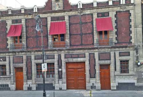 Piden defender el Seguro del Maestro; el charrismo sindical desea su capital   
