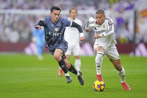 Mbappé iguala a Hugo Sánchez y lleva al Madrid a la cima   