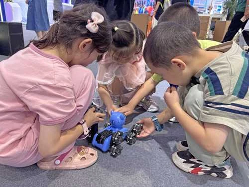 Vida humana y robótica en China   