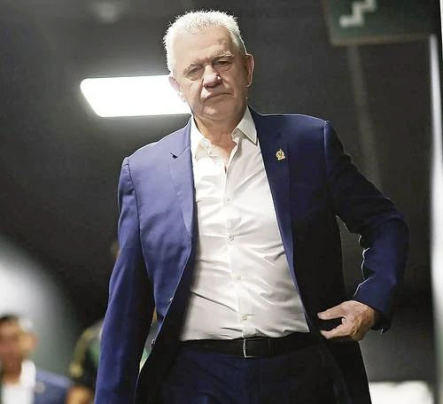Estamos obligados a darle a la afición una alegría: Javier Aguirre   