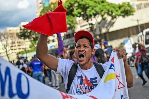 Venezuela se declara en alerta por la presencia militar estadunidense   