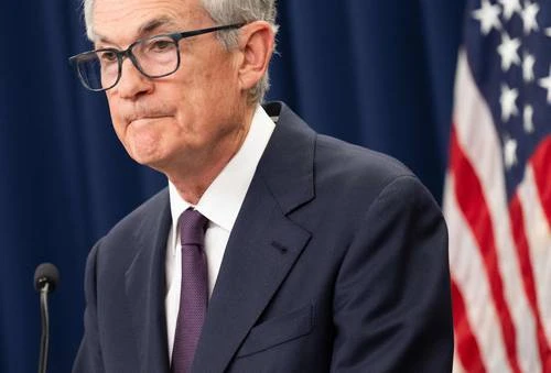 Menos crecimiento, más inflación: FED   