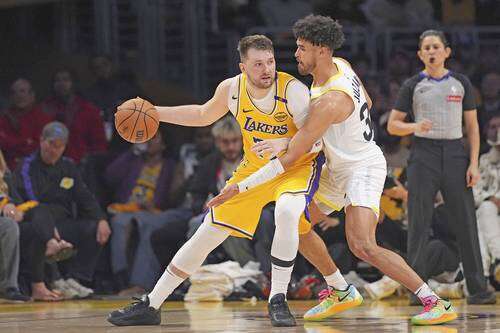 Doncic guía el triunfo de Lakers   