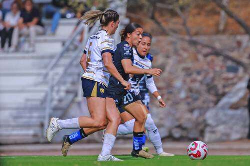 Pumas rescata el empate ante Querétaro con autogol   