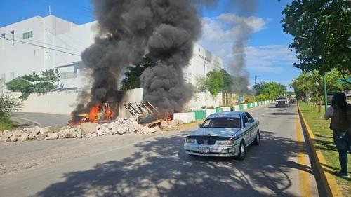 La marcha en Iguala por los 43 culmina en el Palacio de Justicia   