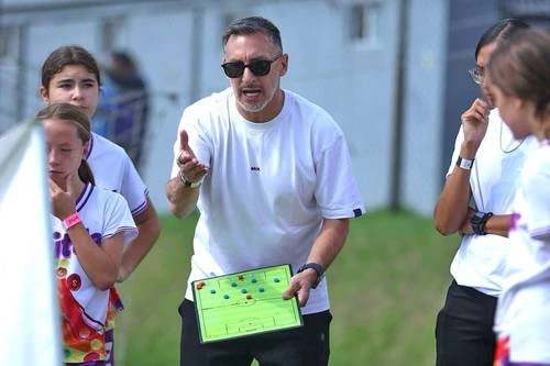 Vicente Sánchez “ya se ganó su lugar” en Cruz Azul, considera Chaco Giménez   