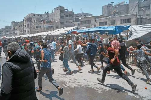Asesinan a 31 palestinos que buscaban comida en Gaza   