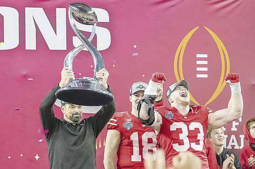 Ohio conquista el Cotton Bowl tras vencer a Texas   