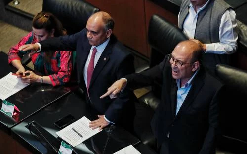 Choque en la permanente por el Fobaproa de Zedillo   