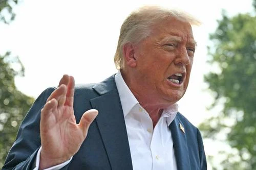 Anuncia Donald Trump 30% de aranceles a México   