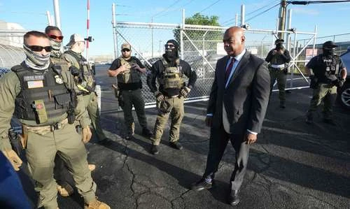 Trump frena el flujo de migrantes, pero falla en la deportación masiva   