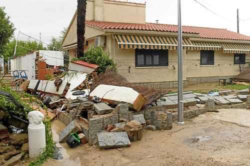 España, por prohibir venta de casas a extranjeros   