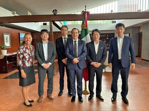 Reunión con directivos de automotrices japonesas   