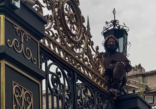 Protesta en puertas de Gobernación   