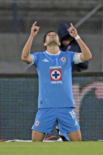 Tercer triunfo consecutivo de Cruz Azul; vence 2-1 a Pachuca   