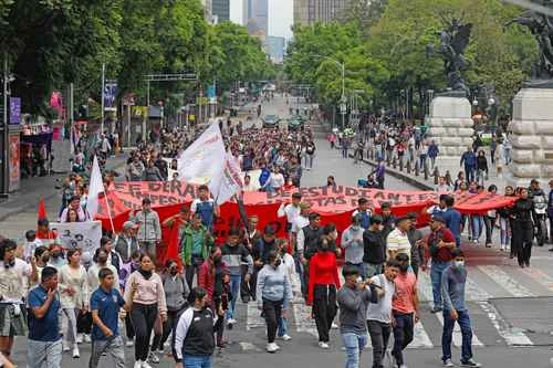 Denuncian normalistas lentitud oficial ante el asesinato de Jesús Alaín   