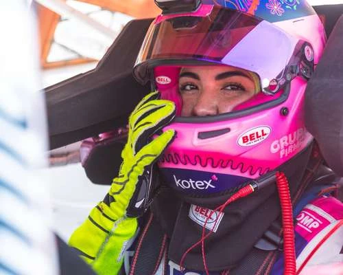 Regina Sirvent, primera mexicana en debutar en  el ARCA Menards Series    