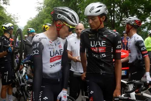 Caída masiva en el Giro de Italia   