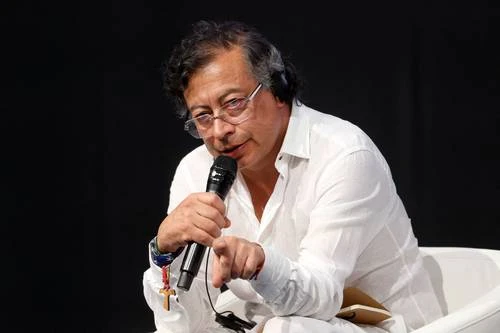 Petro denuncia a su ex canciller por conspiración y traición a la patria   