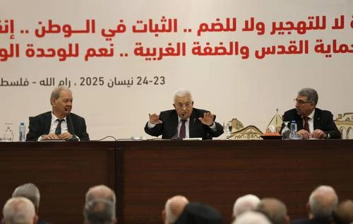 Hamas debe liberar a los rehenes y entregar las armas: Mahmoud Abbas   