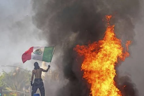 Crecen protestas contra las redadas en Los Ángeles   