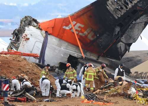 Retiran restos del avión accidentado en Muan   