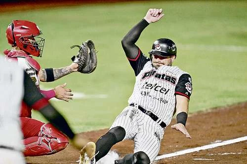 Piratas adelantan 2-1 a Los Diablos   