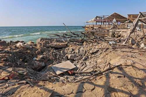 Bombardea Israel la  última cafetería de Gaza y mata a 30 civiles   