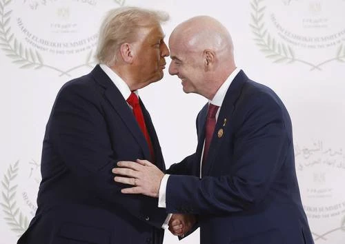 Sólo bastaría una llamada para reubicar sedes de la Copa 2026, insiste Trump   