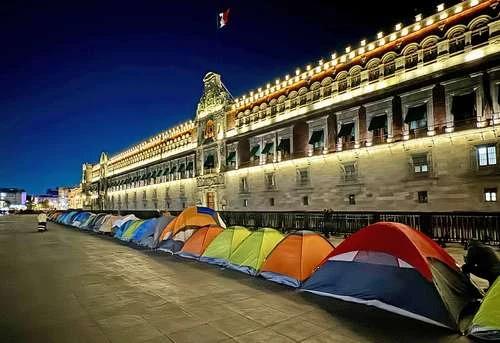 Enrique Galván Ochoa: Dinero   