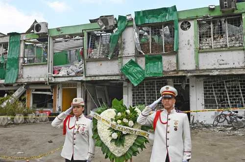 Colombia lanza ofensiva contra grupos guerrilleros responsables de atentados   