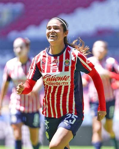Chivas femenil continúa en ascenso; vence 2-0 a Tijuana   