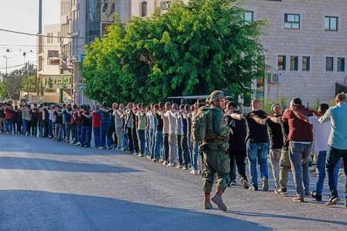 Con redadas y demoliciones, Israel intensifica asalto a ciudad cisjordana   