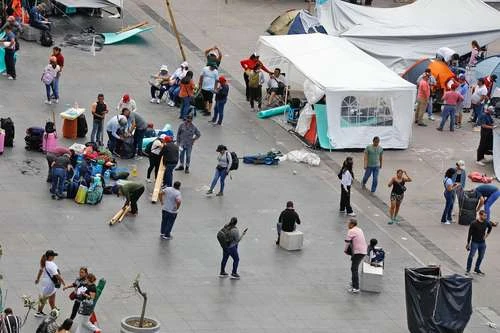 Levanta la CNTE plantón del Zócalo; va a “reorganizarse”   