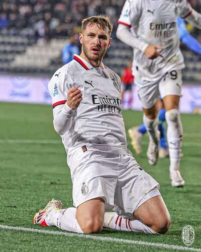 Santi Giménez se estrena con gol en la victoria del Milán   