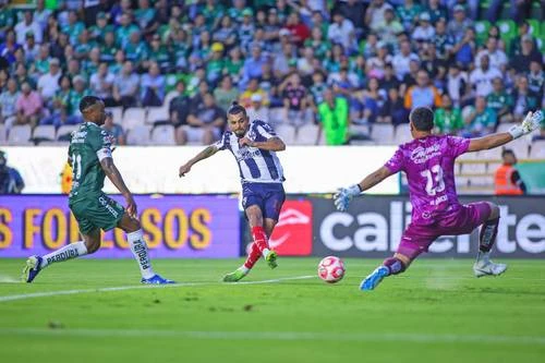 Monterrey agrava la crisis del León; lo vence 3-1 de visitante   