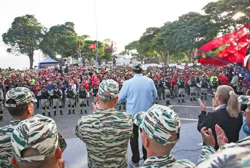 Insta Maduro a milicianos y civiles a “alistarse” ante las amenazas de EU   