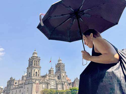 Día soleado en el Zócalo   