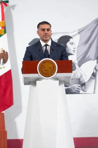 Julio Hernández López: Astillero   