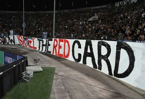 Tarjeta roja para Israel, exigen aficionados en la Liga de Europa   