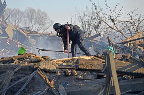 El conflicto Moscú-Kiev cumple tres años sin dejar de sembrar muerte y devastación   