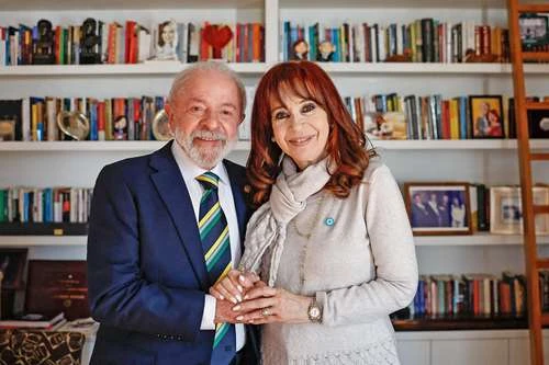 Recibe Cristina Fernández la visita  de Lula y vaticina: “vamos a volver”   