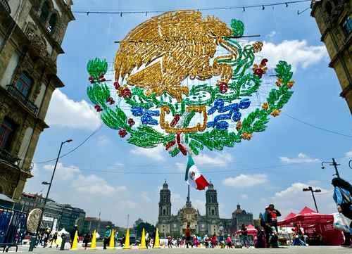 El Centro  se pinta de colores para las fiestas patrias   