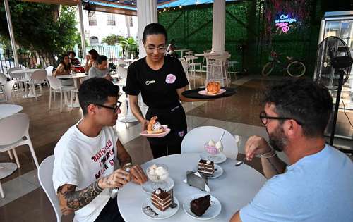 Reabre la “capital del helado” en La Habana   