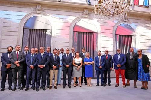 Nueva Caledonia se convertirá en estado dentro de Francia    