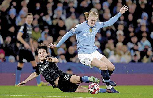 Manchester City y PSG, de panzazo a playoffs en Champions   