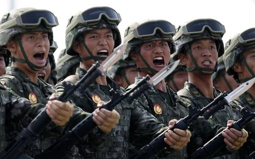 Honra China a mártires de la guerra contra Japón con gran desfile militar   